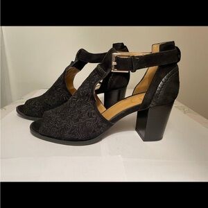 Black Women's T-Strap Block Heel Sandals